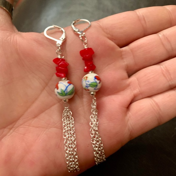 ⭐️2/$10 Red Coral Painted Ceramic Silver Lantern Handcrafted Earrings - Picture 4 of 7